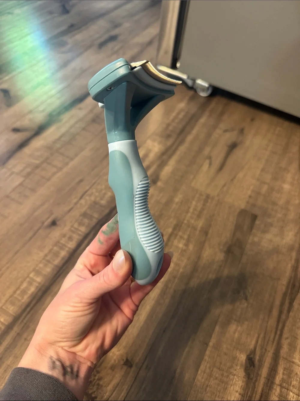 NWOT Heart to Tail Pet Deshedding Tool - Light Teal - Picture 3 of 4